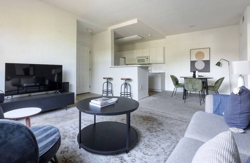 South San Jose Apartamento | Ideal San Jose 1BR w/ Pool, Gym & W/D, near Highways, by Blueground
