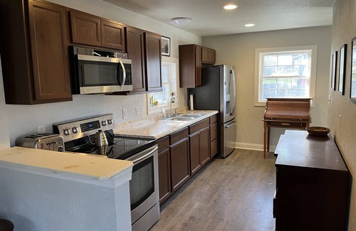 Gray Casa | Ideal spot for fall adventures - 10 min. from Ligonier. Pets welcome.