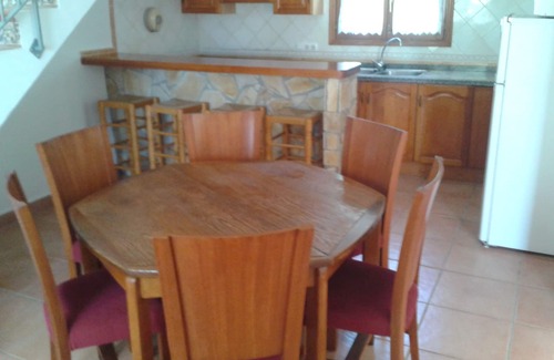 Casas de Torrat Chalet De Esquí | Villa ideal para vacaciones en familia, piscina privada, a 5 minutos de la playa