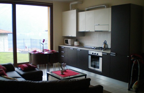 Argegno Apartamento | Apartamento idealmente ubicado con piscina privada