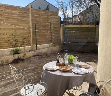 Saint-Cyr-l'Ecole Apartamento | ideally located next to castle park