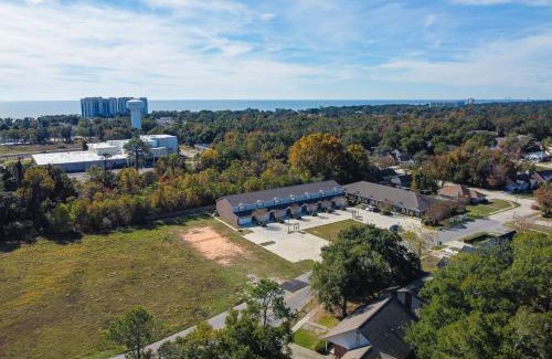 Gulfport Apartamento | Ideally Located Gulfport Condo Less Than 1 Mi to Beach!