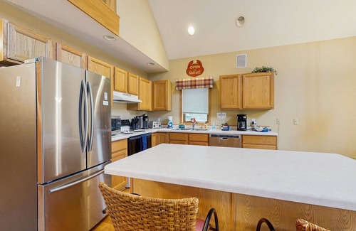 Rome Casa | Ideally located home with screened porch, 7-min drive to Sand Valley Golf Resort