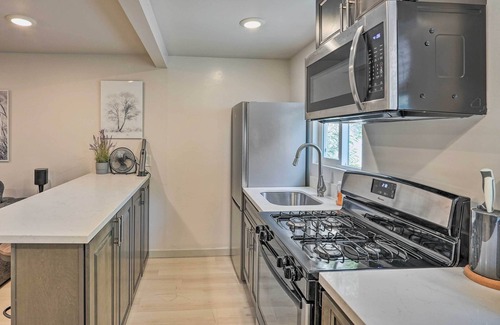 Dimond Casa | Ideally Located Oakland Home w/ Private Yard!