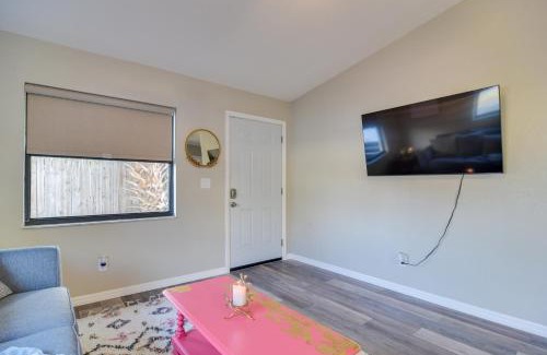 Palm Harbor Apartamento | Ideally Located Palm Harbor Condo Walk Downtown!