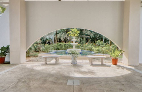 Damas Condominio | Ideally Located Tropical Escape W/ Lush Gardens, & Shared Pool!