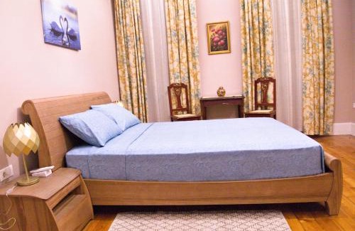 Old Town Apartamento | Ideally Situated Corfu Old Town Family Retreat