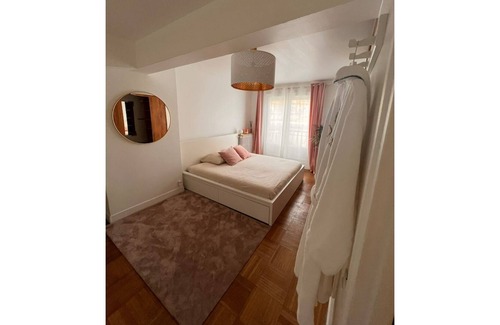 Les Pavillons-sous-Bois Apartamento | IDF19 Spacious Apart with optional Jacuzzi 65e per night