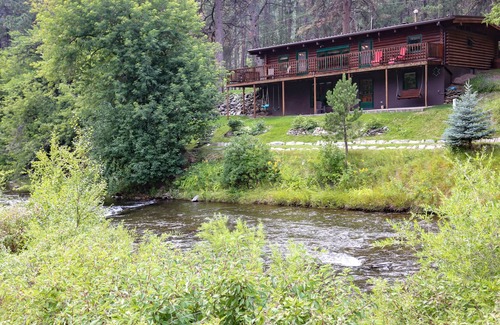 Rimrock Casa | Idle Rest Log Cabin en The Creek, ubicado en el centro de Black Hills Adventures