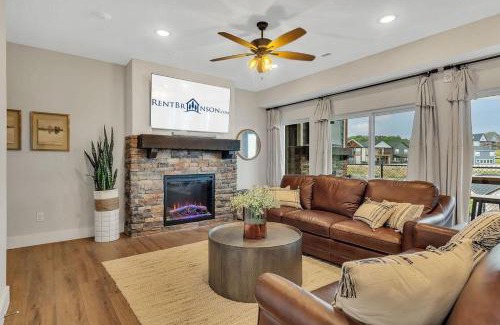 Table Rock Casa | Idle Time at Table Rock Lake