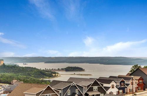 Table Rock Casa | Idle Time at Table Rock Lake