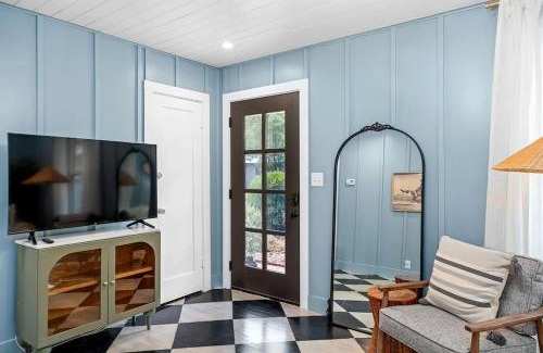 Fredericksburg Casa | Idle Wild Cottage - Hot Tub & Fire Pit