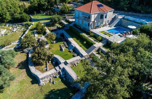 Popovici Casa | Idylic Escape House with Pool