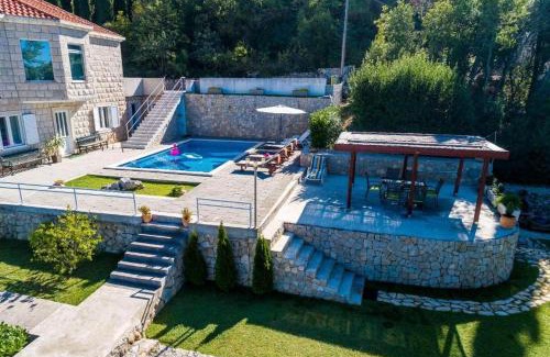 Popovici Casa | Idylic Escape House with Pool