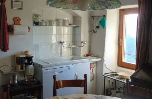Badalucco Apartamento | Idilio. herrl vacaciones. Vistas, paz, naturaleza, jardín con bañera de hidromasaje