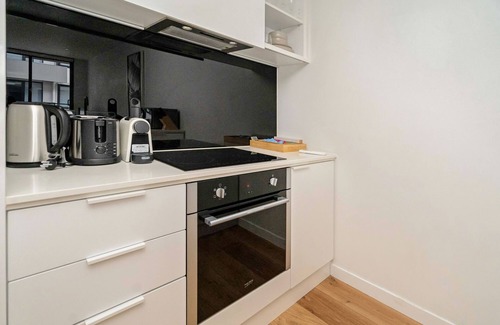 Brunswick East Apartamento | Idyllic 1-Bed Near Popular Shopping Streets
