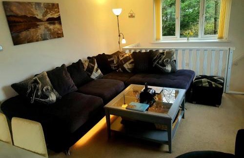 Tirabad Apartamento | Idyllic 2 Bedroom Self-Contained UpsideDown Annexe