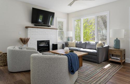 Mars Hill Casa | Idyllic Asheville Countryside Home on 70 Acres