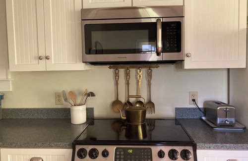 Hillsboro Casa | Idyllic Carriage House Farm-stay near Rocky Fork Lake