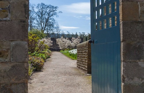 Skipton Casa | Idyllic cottage sleeping 6 guests in heart of leading wellness centre