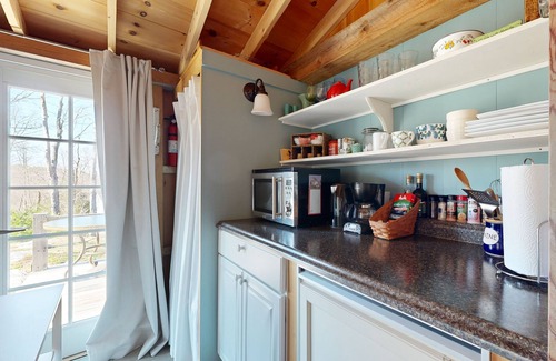 Edgecomb Apartamento | Idyllic cottage on five acres with great harbor views, large deck, & firepit