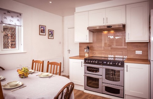 East Dean and Friston Casa | Idyllic Country Cottage Green Pastures