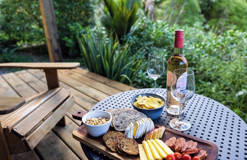 Mangawhai Cabaña | Idyllic country escape in nature