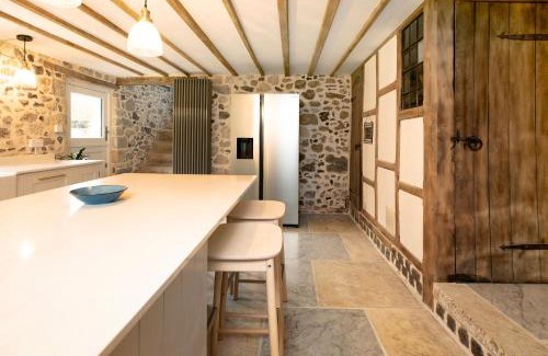 Branscombe Casa | Idyllic country house & organic swim pond