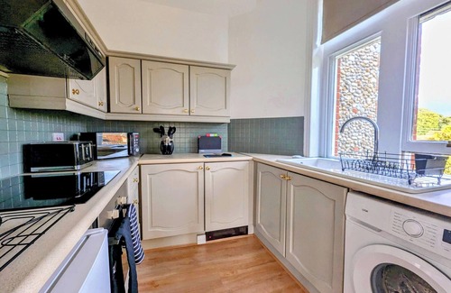 Binham Apartamento | Idyllic country house holiday with a tennis court near the North Norfolk coast.