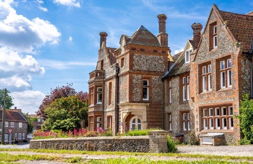 Binham Apartamento | Idyllic country house holiday with a tennis court near the North Norfolk coast.