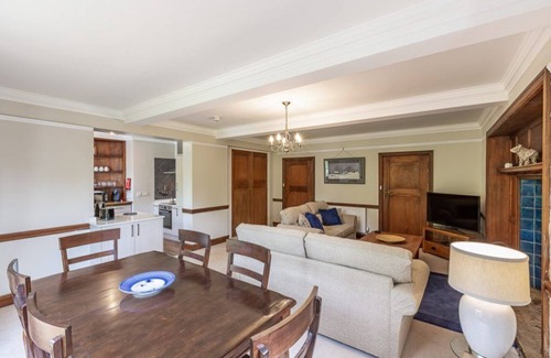 Taynuilt Apartamento | Idyllic country suite located at Lonan Country House & Gardens in Scotland!