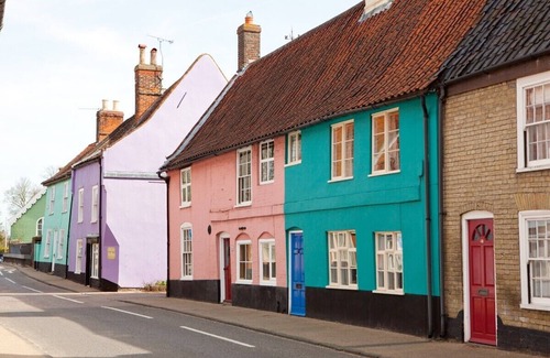 Halesworth Casa | Idyllic countryside retreat for a family, with games room