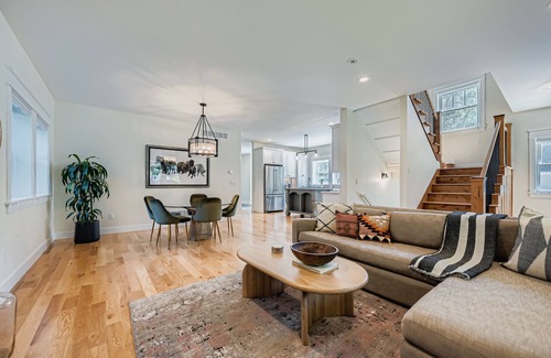 Longmont Casa | Idyllic Downtown Longmont 5-BDR Retreat