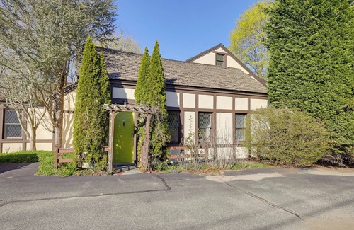 East Sandwich Cabaña | Idyllic Escape w/ Deck in East Sandwich!