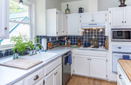 Molalla Otro | Idyllic Farm Retreat for Family & Friends - One hour from Portland, OR.