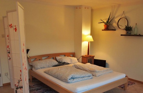 Mesekenhagen Otro | Idyllic farmhouse with a beautiful inner courtyard with a natural garden