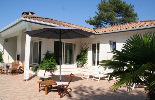 Lacanau-Ocean Casa | idílico jardín con una gran zona de la piscina, bonita decoración!