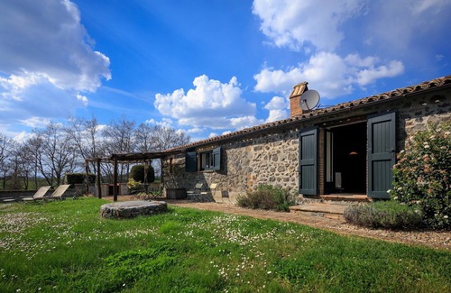 Castel Giorgio Cabaña | Vacaciones idílicas / cabaña en el parque: REST + piscina + sauna + gimnasio + barbacoa + chimenea + animales