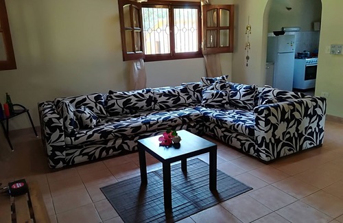 Cordillera Casa | Idílica casa con piscina a orillas del Arroyo Ytu - Villa Evaristo