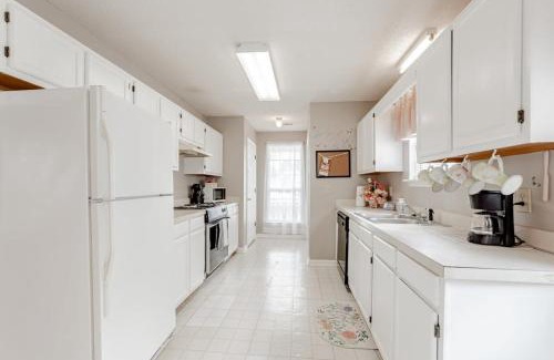 Irmo Casa | Idyllic in Irmo-Close to Lake Murray-Ft Jackson-Outdoor Adventures