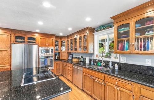 Three Lakes Casa | Idyllic Lakeside Getaway - Hidden Gem.