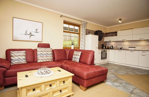 Neuendorf Apartamento | Idyllic location, vacation apartment with terrace, sea view - Haus Sonnenblume FeWo 04