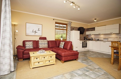 Neuendorf Apartamento | Idyllic location, vacation apartment with terrace, sea view - Haus Sonnenblume FeWo 04