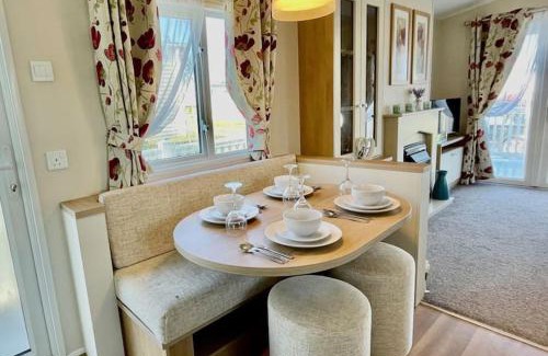 Cowes Otro | Idyllic mobile home in beautiful surroundings