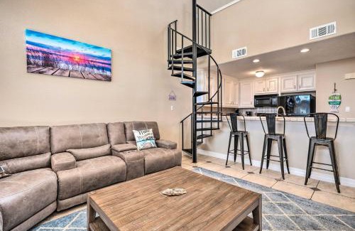 Walden on Lake Conroe Apartamento | Idyllic Montgomery Condo with Pool and Lake View!