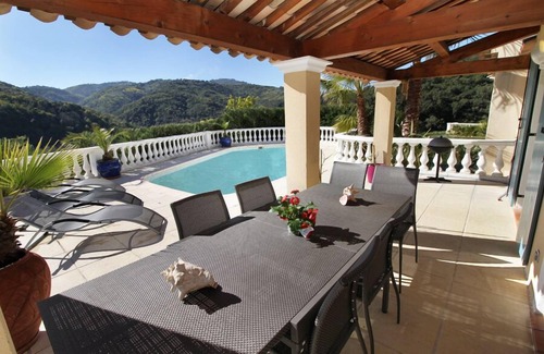 Auribeau-sur-Siagne Casa | Entorno idílico rodeado de naturaleza con piscina privada e impresionantes vistas.