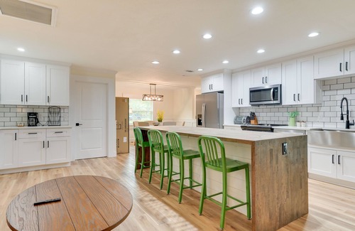 Greater Northdale Casa | Idyllic Tampa Home w/ Private Pool: 11 Mi to Beach