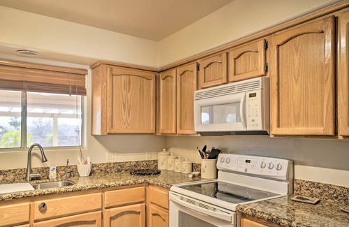 Foothills Cabaña | Idyllic Yuma Home w/ Mtn Views - Near Golfing