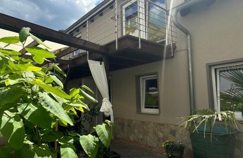 Jena Apartamento | Idyllisches Haus Ferienwohnung in Jena direkt an der Saale
