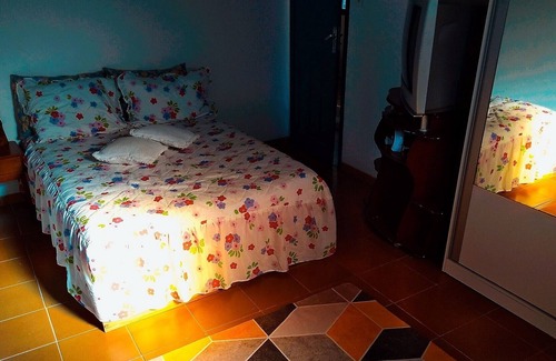 Caneca Fina Condominio | If you are looking for a cozy house in a closed condominium with a waterfall, come and discover Guapimirim.
